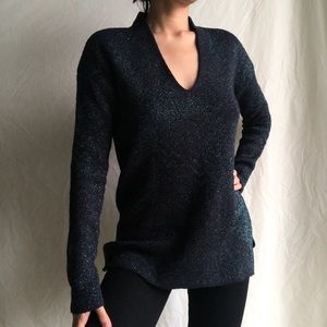 Cute dark icy blue Winter top w light blue shimmer